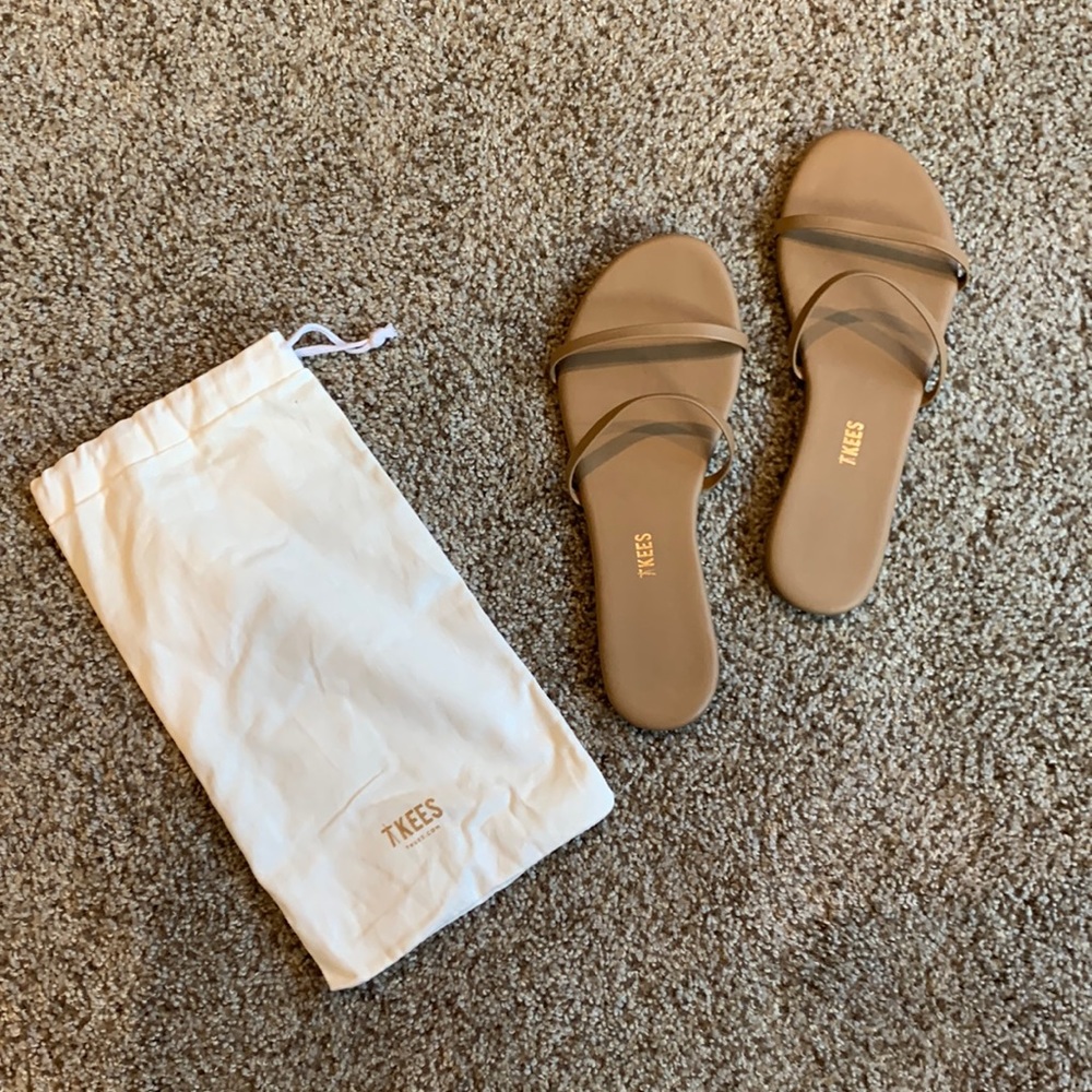 TKEES women’s Gemma sandal. Color- coco butter. Size- US 9.